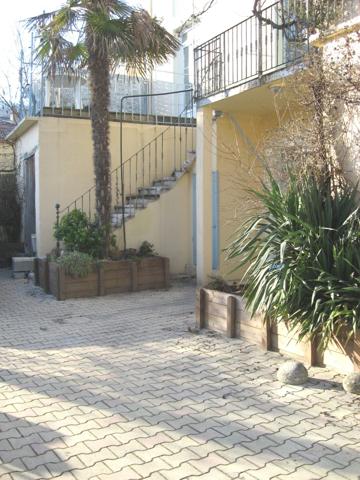 BOURDEAUX STUDIO AVEC TERRASSE