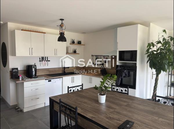 Maison rénovée de plain-pied – 2 chambres – Terrain constructible – Secteur calme à Étables