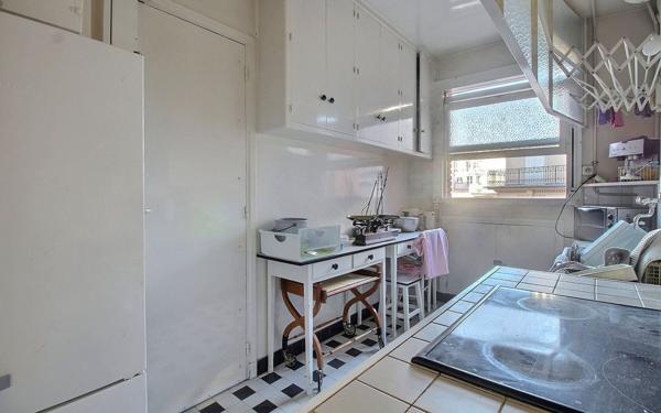 Appartement à vendre    5 pièces • 102,49 m2 Paris 6