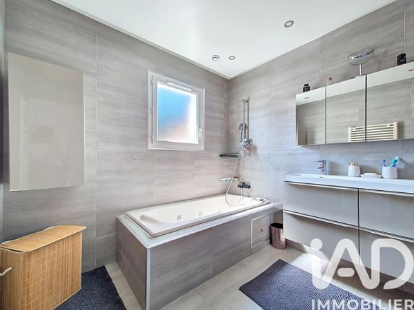 Maison à vendre 5 pièces 163 m² Vals-près-le-Puy