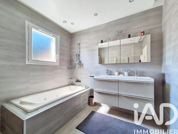 Maison à vendre 5 pièces 163 m² Vals-près-le-Puy