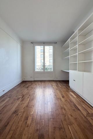Vente Appartement154,2 m² - 5 Pièces - PARIS (75016)