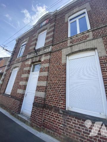 Ensemble immobilier sur environ 1 000 m² de terrain – Fort potentiel