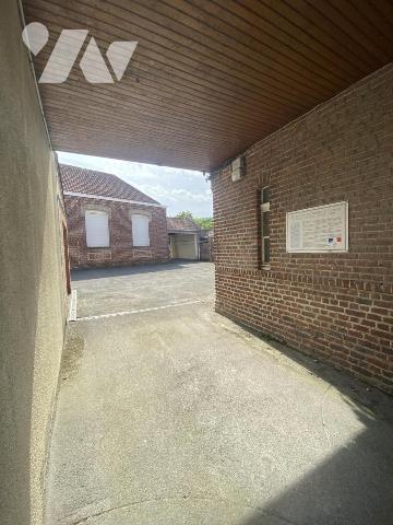 Ensemble immobilier sur environ 1 000 m² de terrain – Fort potentiel