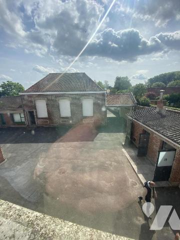 Ensemble immobilier sur environ 1 000 m² de terrain – Fort potentiel