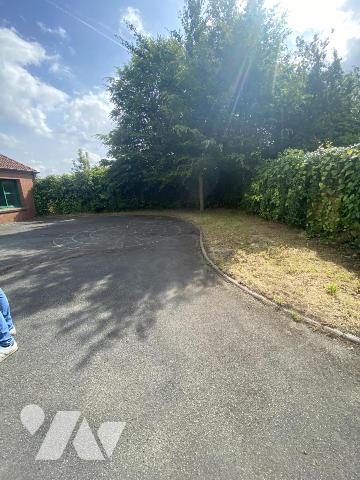 Ensemble immobilier sur environ 1 000 m² de terrain – Fort potentiel