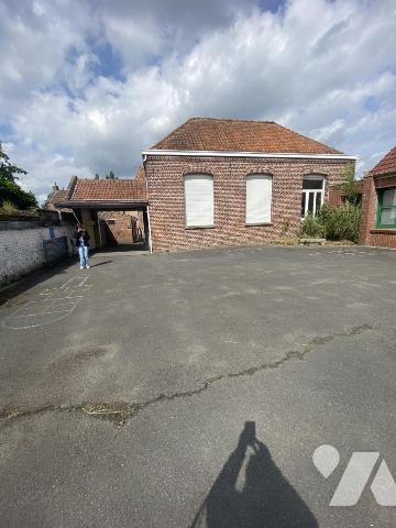 Ensemble immobilier sur environ 1 000 m² de terrain – Fort potentiel