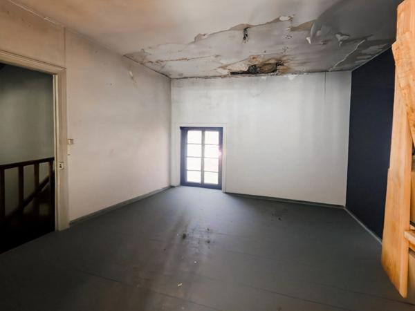 Maison Mitoyenne à Rénover,idéal investisseur, 3 étages et sous sol (39)