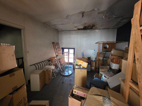 Maison Mitoyenne à Rénover,idéal investisseur, 3 étages et sous sol (39)