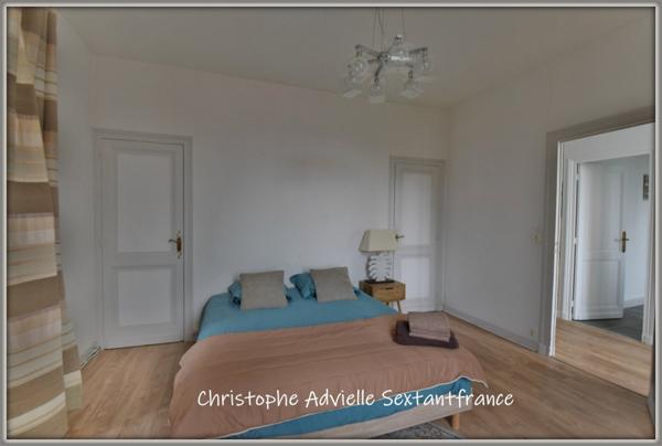 Maison bourgeoise en hyper centre de Bergerac, 6 chambres dont 1 en RDC, jardin , double garage