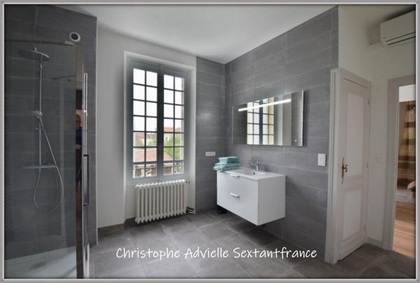 Maison bourgeoise en hyper centre de Bergerac, 6 chambres dont 1 en RDC, jardin , double garage