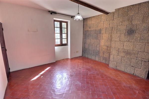 A VENDRE ENTRAIGUES SUR LA SORGUE  4 pièce(s) 125 m2