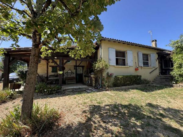 Maison contemporaine - Saint-cyprien Maison de plain-pied 3 chambres sur 9 899 m² de terrain