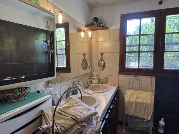 Maison contemporaine - Saint-cyprien Maison de plain-pied 3 chambres sur 9 899 m² de terrain