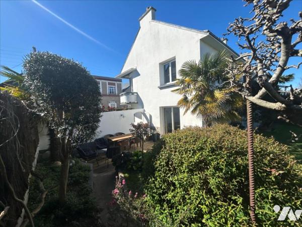 Lorient , Maison de caractère an 50  , 142m2 hab ,  garage, jardin