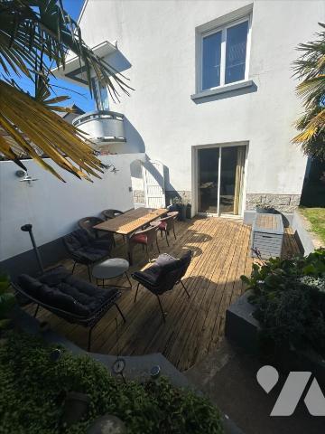 Lorient , Maison de caractère an 50  , 142m2 hab ,  garage, jardin