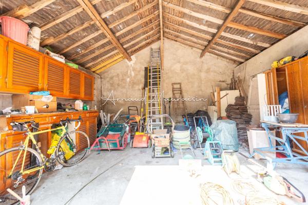 Belle propriété en pierre dans le centre village