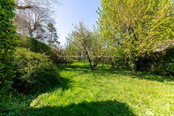 Belle propriété en pierre dans le centre village