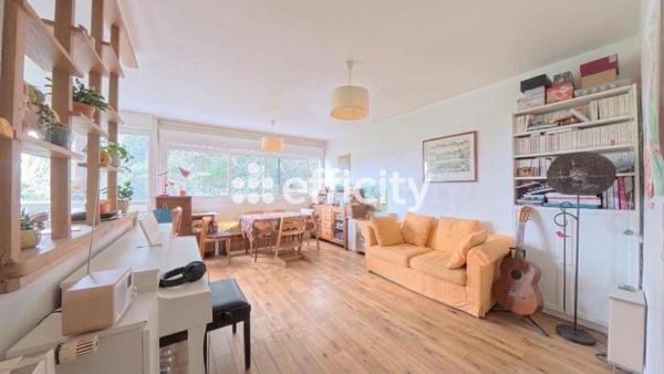 Appartement
         3 pièces
        - 61 m² 375 000 € *