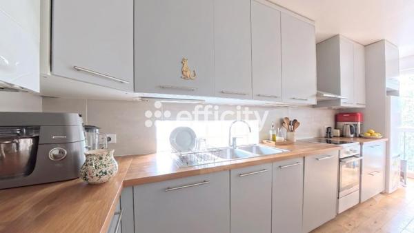 Appartement
         3 pièces
        - 61 m² 375 000 € *