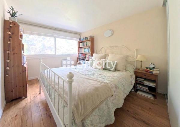 Appartement
         3 pièces
        - 61 m² 375 000 € *