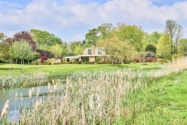 Villeneuve-d'Ascq, Maison 5 Chambres -  323 m² à vendre