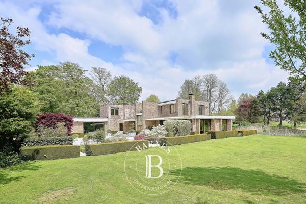 Villeneuve-d'Ascq, Maison 5 Chambres -  323 m² à vendre