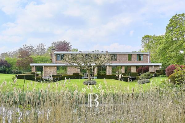 Villeneuve-d'Ascq, Maison 5 Chambres -  323 m² à vendre