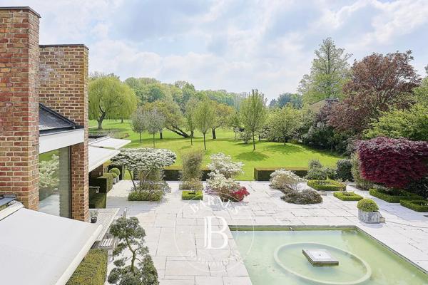 Villeneuve-d'Ascq, Maison 5 Chambres -  323 m² à vendre