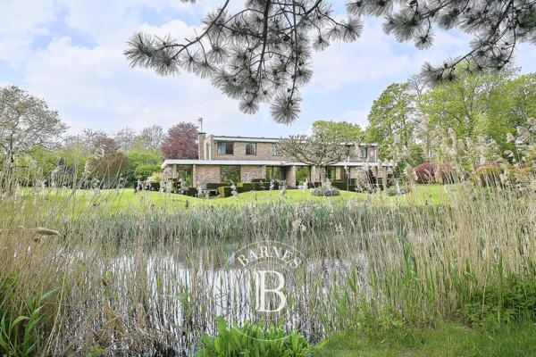 Villeneuve-d'Ascq, Maison 5 Chambres -  323 m² à vendre