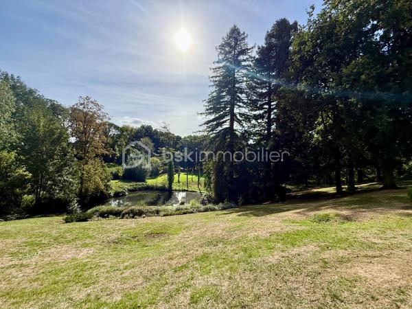 Vivre dans un parc arboré classé tout en étant connecté à l’hyper-centre lillois ? C’est le privilège rare qu’offre ce splendide rez-de-jardin de 98 m² situé dans une résidence privée et prisée au Rue Mirabeau à Mouvaux (59).
LE CADRE DE VIE : NATURE & SÉRÉNITÉ
Au cœur d'un parc privatif d'exception de plus de 1,7 hectare avec de grands arbres et un point d'eau, profitez d'une vue dégagée sans aucun vis-à-vis. La terrasse privée en rez-de-jardin prolonge directement les pièces de vie pour un sentiment d'espace unique et apaisant.
ACCESSIBILITÉ PARFAITE : TOUT À PIED & TRANSPORTS DIRECTS
Fini les contraintes de déplacement, l'emplacement est idéal : Tramway & Métro à 2 pas de la résidence, gare Lille-Flandres / Lille-Europe : à seulement 10 km (~15 min en voiture / direct en ~22 min de tramway), accès rapide aux commerces, écoles et axes majeurs de la métropole
L'APPARTEMENT T4— CONFORT & BELLES PRESTATIONS :
• Pièce de vie lumineuse et conviviale, largement ouverte sur l'extérieur
• Cuisine équipée avec accès direct à la terrasse
• Espace nuit (3 chambres) :
— Vaste suite parentale avec dressings et salle d’eau privative (douche, double vasque, WC), tournée vers le parc et la terrasse
— 2 chambres complémentaires confortables avec accès privés aux terrasses 
— Une seconde salle de bain indépendante
— Un autre toilette séparé
• Buanderie nombreux rangements
• Une cave et un double parking fermé sécurisé en rez-de-chaussée de la résidence viennent compléter les prestations.
Charges de copropriété mensuelle 250 € soit 3000€ pour l'année. 
Taxe foncière 2450 €. 
Un bien unique, atypique à mettre à votre goût pour exploiter tout son potentiel ! Appelez-moi !