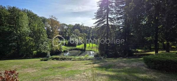 Vivre dans un parc arboré classé tout en étant connecté à l’hyper-centre lillois ? C’est le privilège rare qu’offre ce splendide rez-de-jardin de 98 m² situé dans une résidence privée et prisée au Rue Mirabeau à Mouvaux (59).
LE CADRE DE VIE : NATURE & SÉRÉNITÉ
Au cœur d'un parc privatif d'exception de plus de 1,7 hectare avec de grands arbres et un point d'eau, profitez d'une vue dégagée sans aucun vis-à-vis. La terrasse privée en rez-de-jardin prolonge directement les pièces de vie pour un sentiment d'espace unique et apaisant.
ACCESSIBILITÉ PARFAITE : TOUT À PIED & TRANSPORTS DIRECTS
Fini les contraintes de déplacement, l'emplacement est idéal : Tramway & Métro à 2 pas de la résidence, gare Lille-Flandres / Lille-Europe : à seulement 10 km (~15 min en voiture / direct en ~22 min de tramway), accès rapide aux commerces, écoles et axes majeurs de la métropole
L'APPARTEMENT T4— CONFORT & BELLES PRESTATIONS :
• Pièce de vie lumineuse et conviviale, largement ouverte sur l'extérieur
• Cuisine équipée avec accès direct à la terrasse
• Espace nuit (3 chambres) :
— Vaste suite parentale avec dressings et salle d’eau privative (douche, double vasque, WC), tournée vers le parc et la terrasse
— 2 chambres complémentaires confortables avec accès privés aux terrasses 
— Une seconde salle de bain indépendante
— Un autre toilette séparé
• Buanderie nombreux rangements
• Une cave et un double parking fermé sécurisé en rez-de-chaussée de la résidence viennent compléter les prestations.
Charges de copropriété mensuelle 250 € soit 3000€ pour l'année. 
Taxe foncière 2450 €. 
Un bien unique, atypique à mettre à votre goût pour exploiter tout son potentiel ! Appelez-moi !