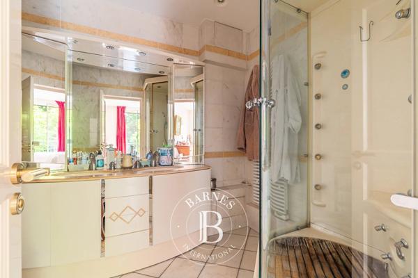 Neuilly-sur-Seine, Appartement 5 Chambres -  182 m² à vendre