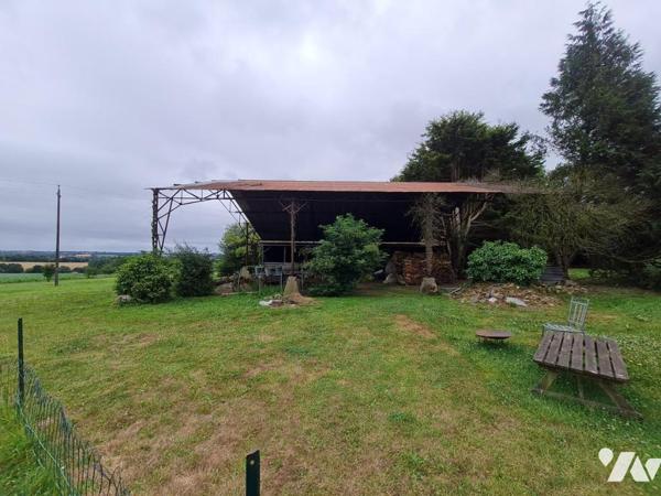 RARE sur le marché, Maison située en campagne avec 1 hectare 2 de terrain et dépendances