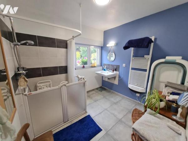 RARE sur le marché, Maison située en campagne avec 1 hectare 2 de terrain et dépendances