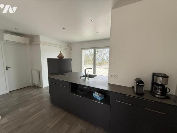 Tours sud, très bel appartement T3 (65m²) au dernier étage d'une résidence récente (2019), terrasse.