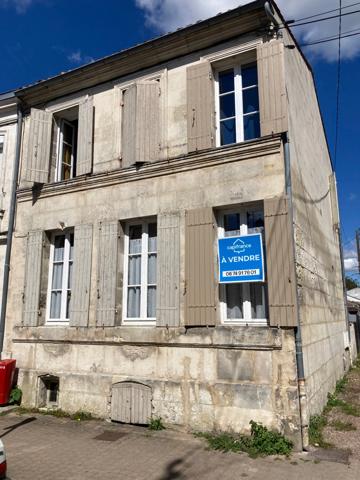 Dpt Charente Maritime (17), à vendre SAINTES maison P4, 81,24 m²