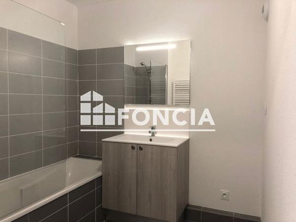 Location Appartement 2 pièces 42.52 m² - 48 RUE DU MYRTIL Nimes 30900