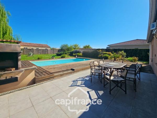 Belle villa de plain-pied de 96m² à Roquefort, 3 chambres, piscine et carport