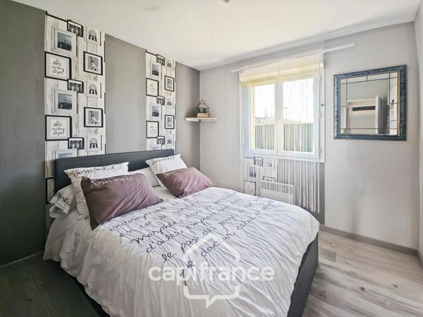 Belle villa de plain-pied de 96m² à Roquefort, 3 chambres, piscine et carport