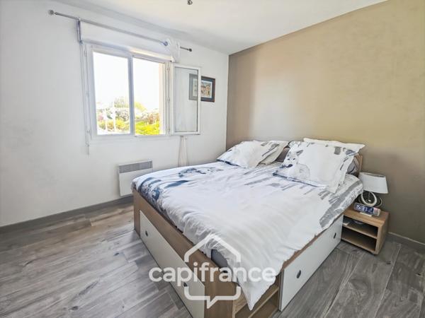 Belle villa de plain-pied de 96m² à Roquefort, 3 chambres, piscine et carport