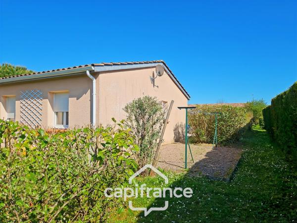 Belle villa de plain-pied de 96m² à Roquefort, 3 chambres, piscine et carport