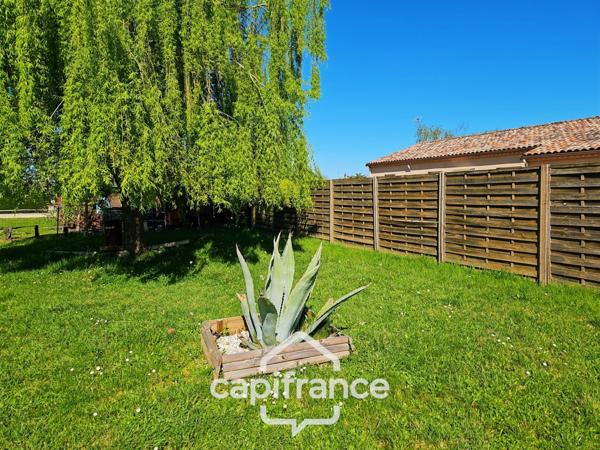 Belle villa de plain-pied de 96m² à Roquefort, 3 chambres, piscine et carport