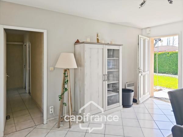 Belle villa de plain-pied de 96m² à Roquefort, 3 chambres, piscine et carport