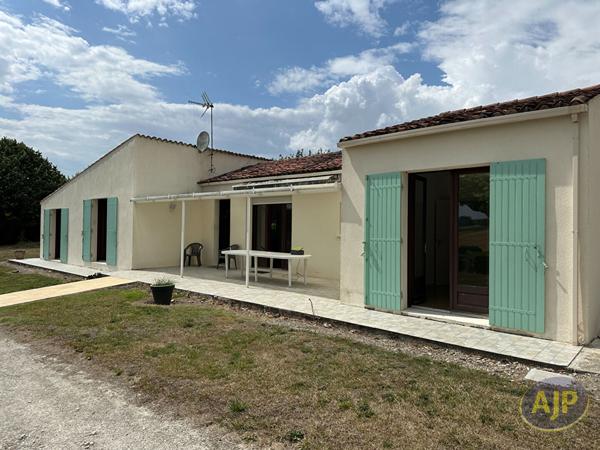 Vente maison Mirambeau : 185 000 € - AJP Immobilier Pons