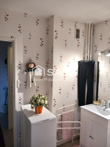 Appartement libre au 5ème étage avec ascenseur et cave