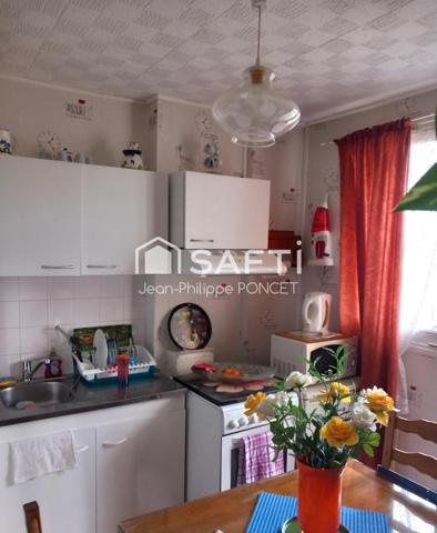 Appartement libre au 5ème étage avec ascenseur et cave