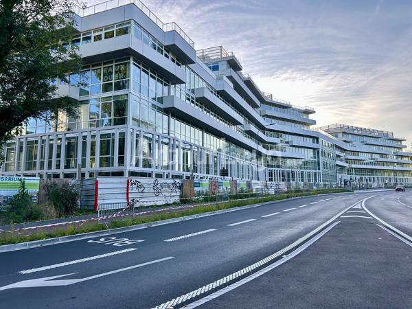 Bureaux à louer à La Madeleine immeuble neuf écoresponsable et accès rapide