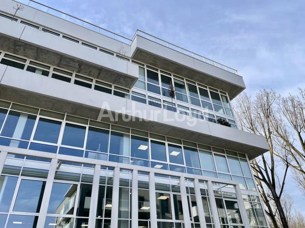 Bureaux à louer à La Madeleine immeuble neuf écoresponsable et accès rapide