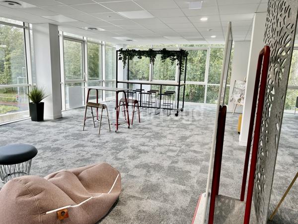 Bureaux à louer à La Madeleine immeuble neuf écoresponsable et accès rapide